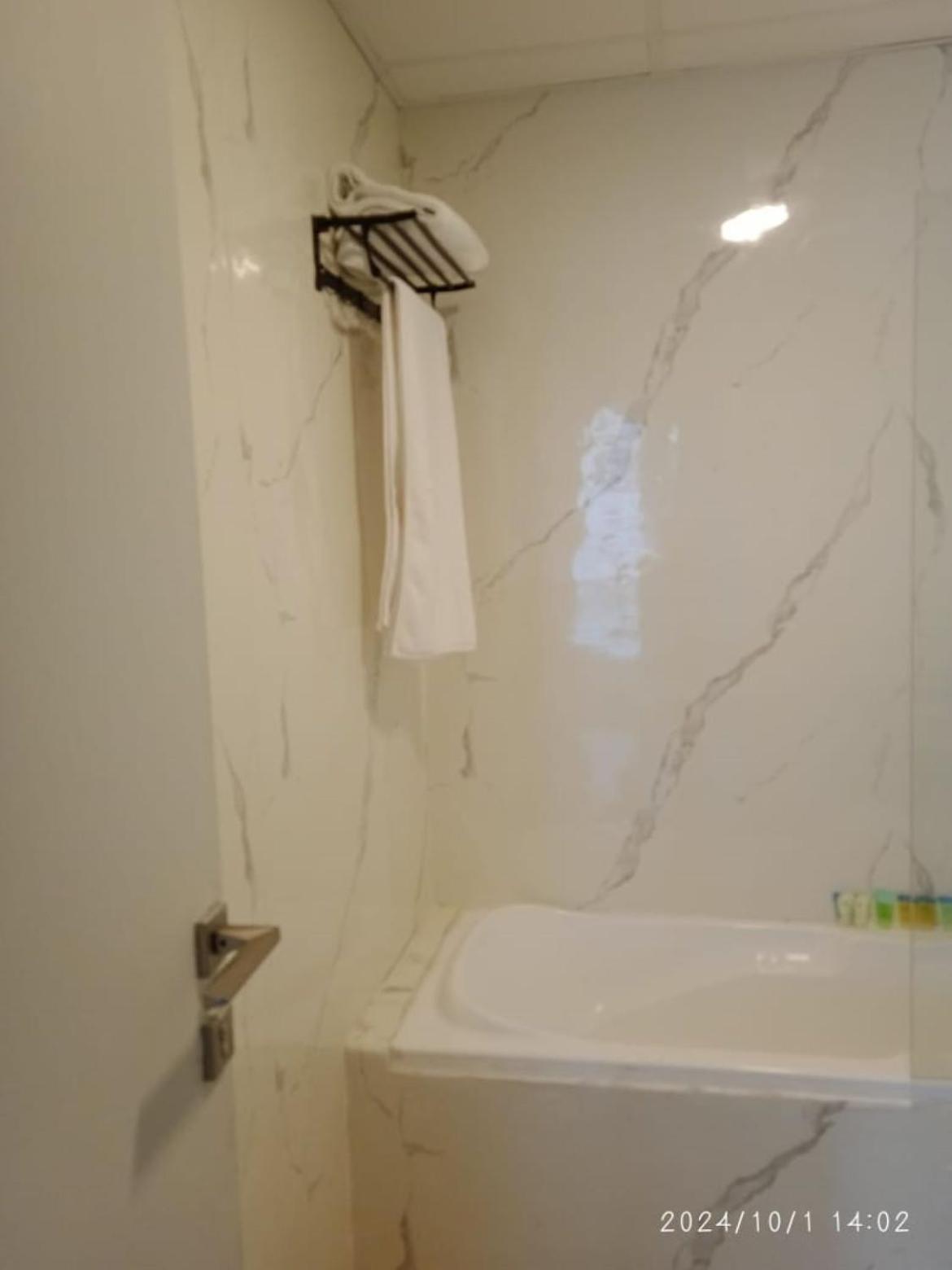 Апартаменти Renovated Cozy One Bed D2-1007 *