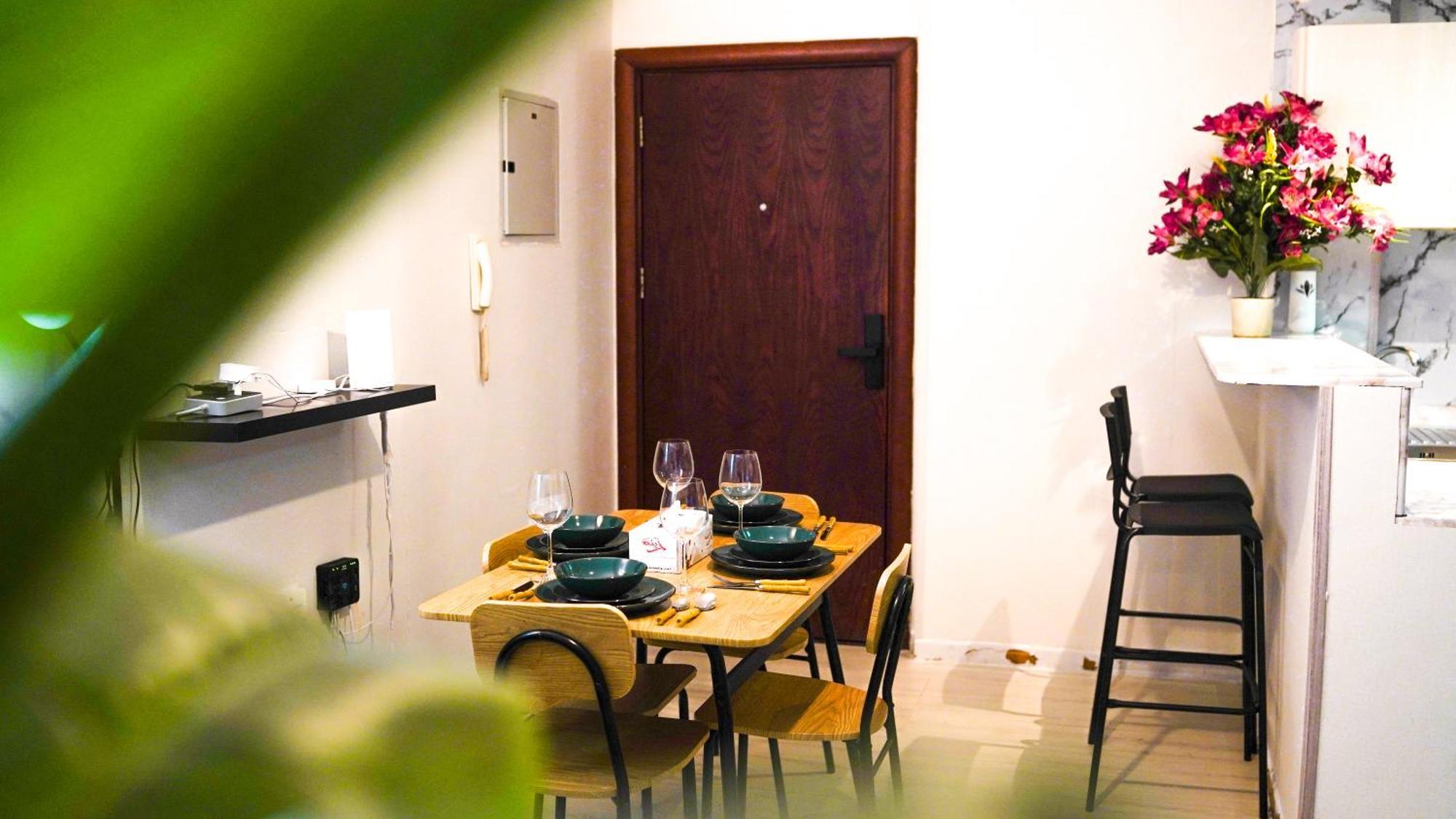 Апартаменти Renovated Cozy One Bed D2-1007 *
