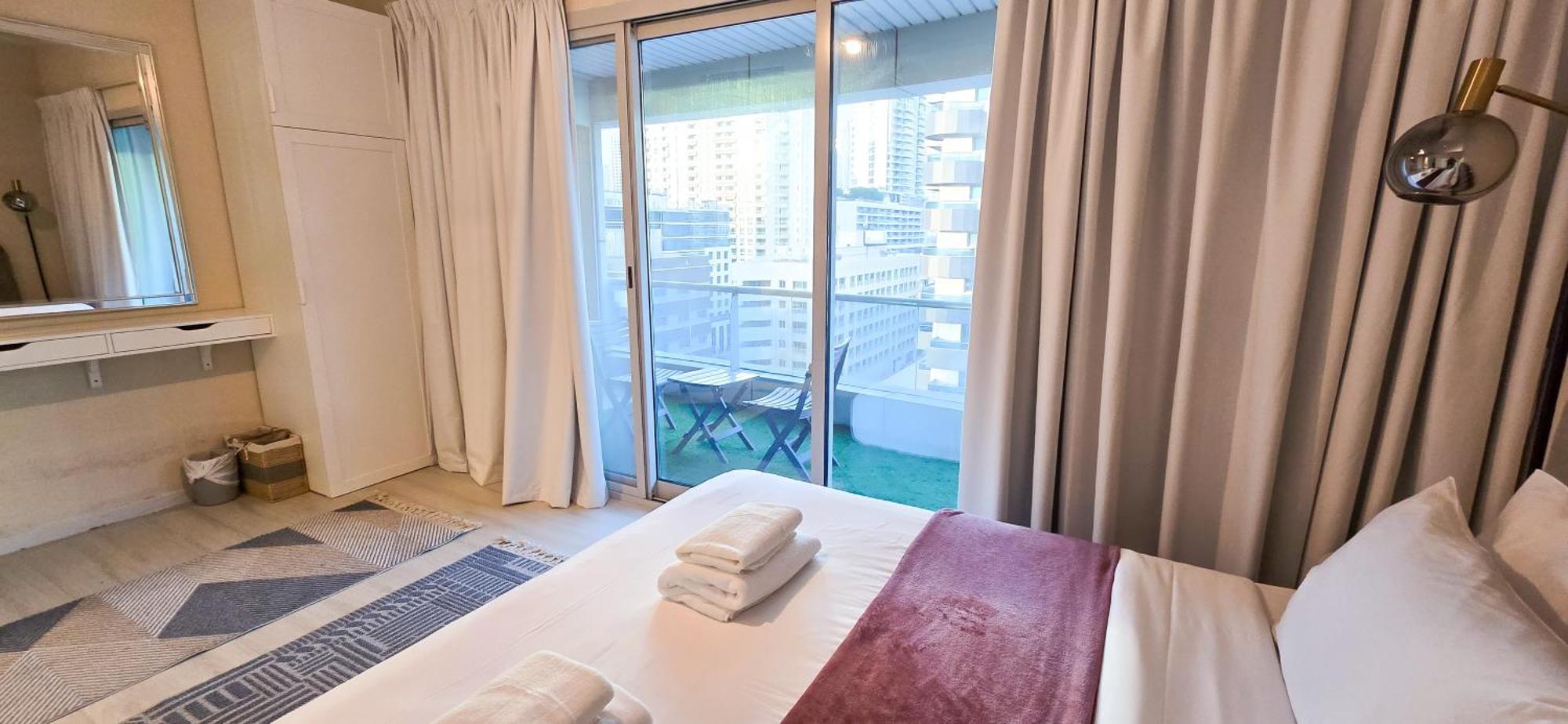 Апартаменти Renovated Cozy One Bed D2-1007