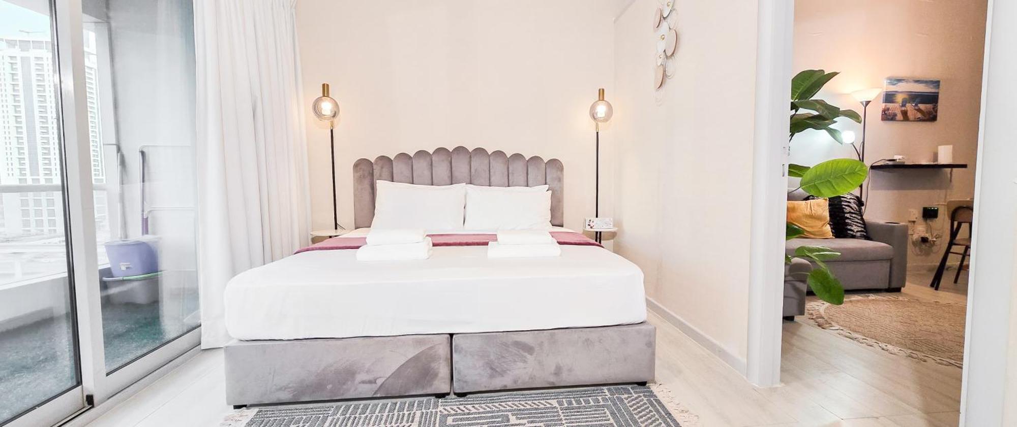 Апартаменти Renovated Cozy One Bed D2-1007 Дубай